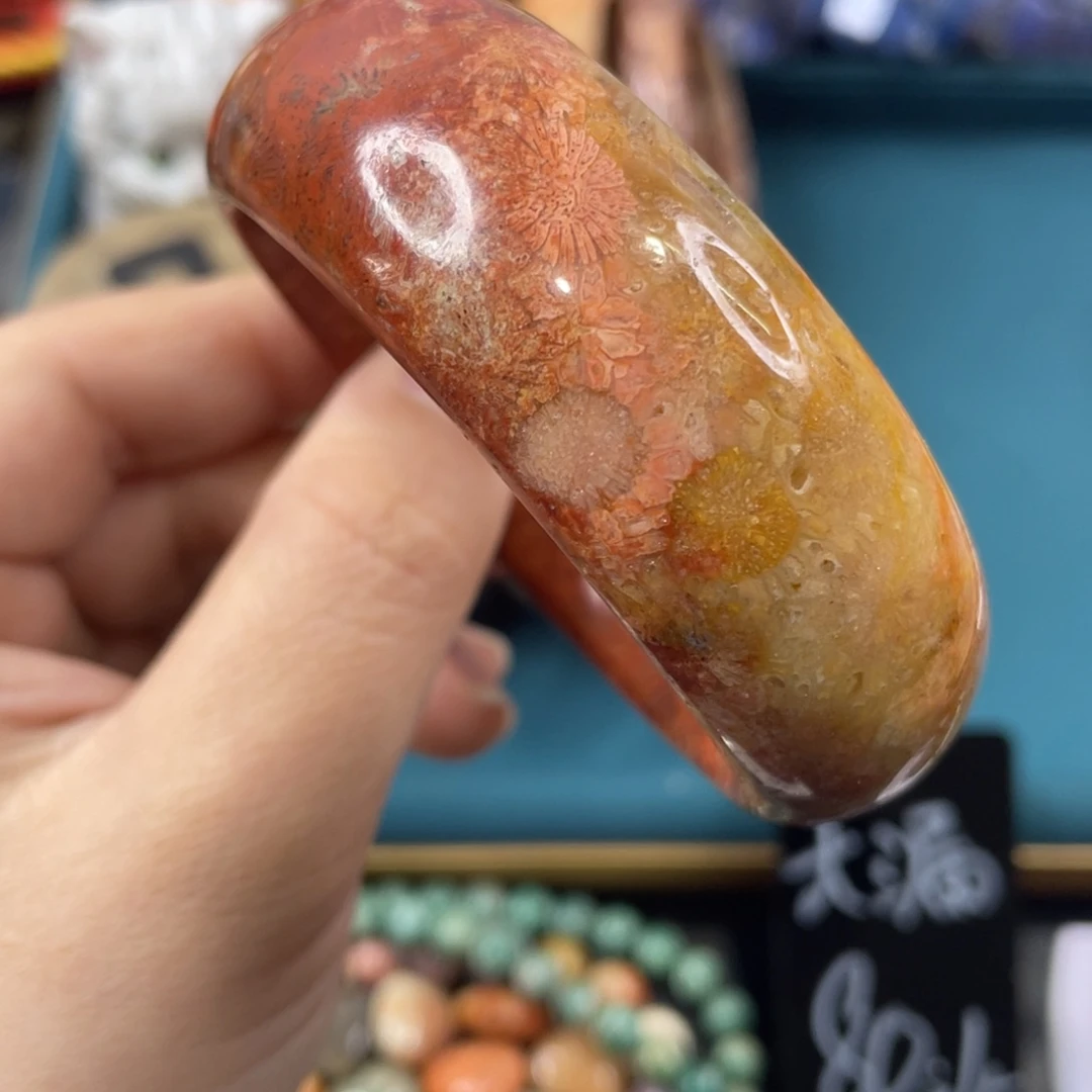 未镶嵌手镯硅化玉