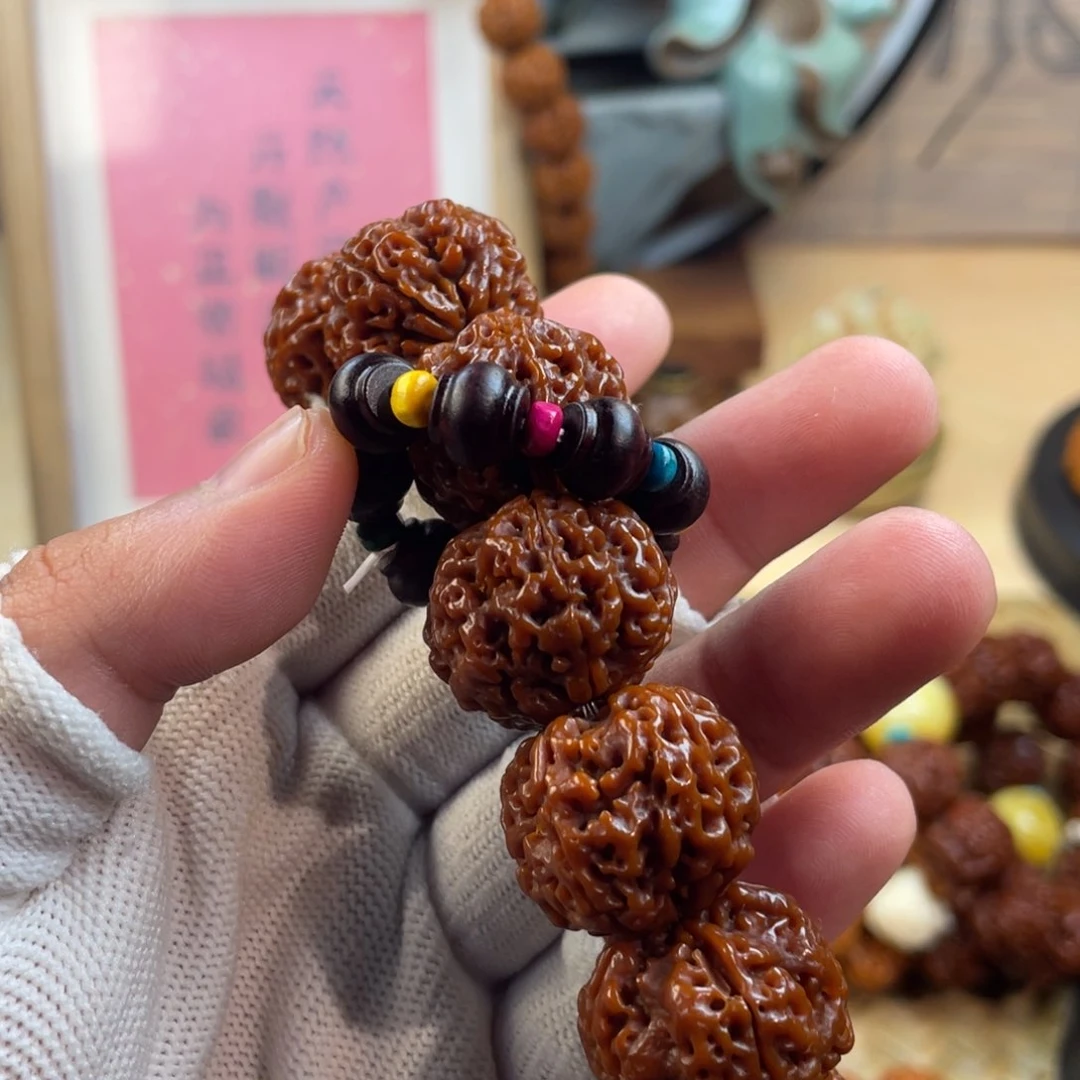 金刚菩提吊坠血檀