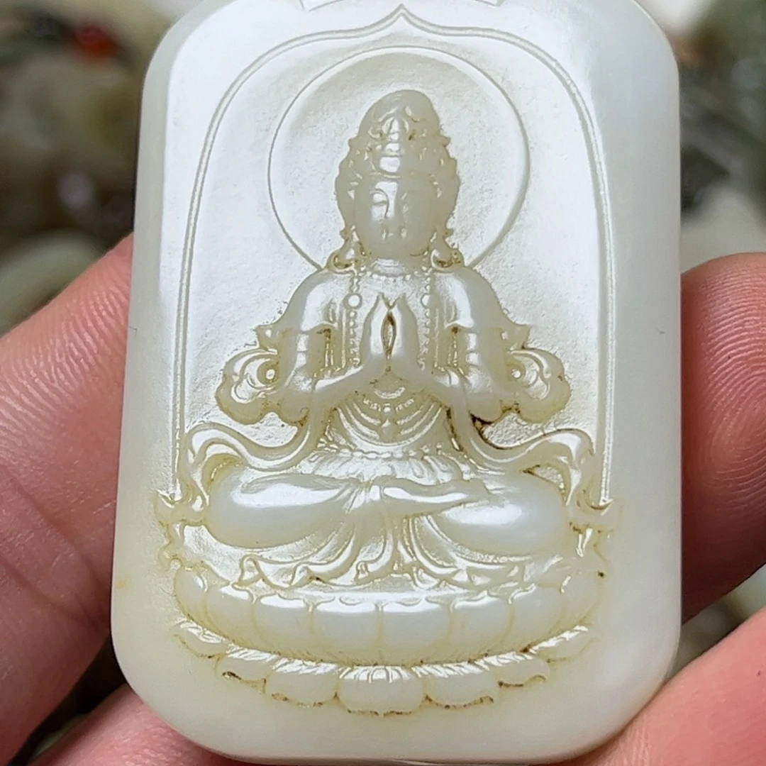 用***4和田玉未镶嵌颈饰