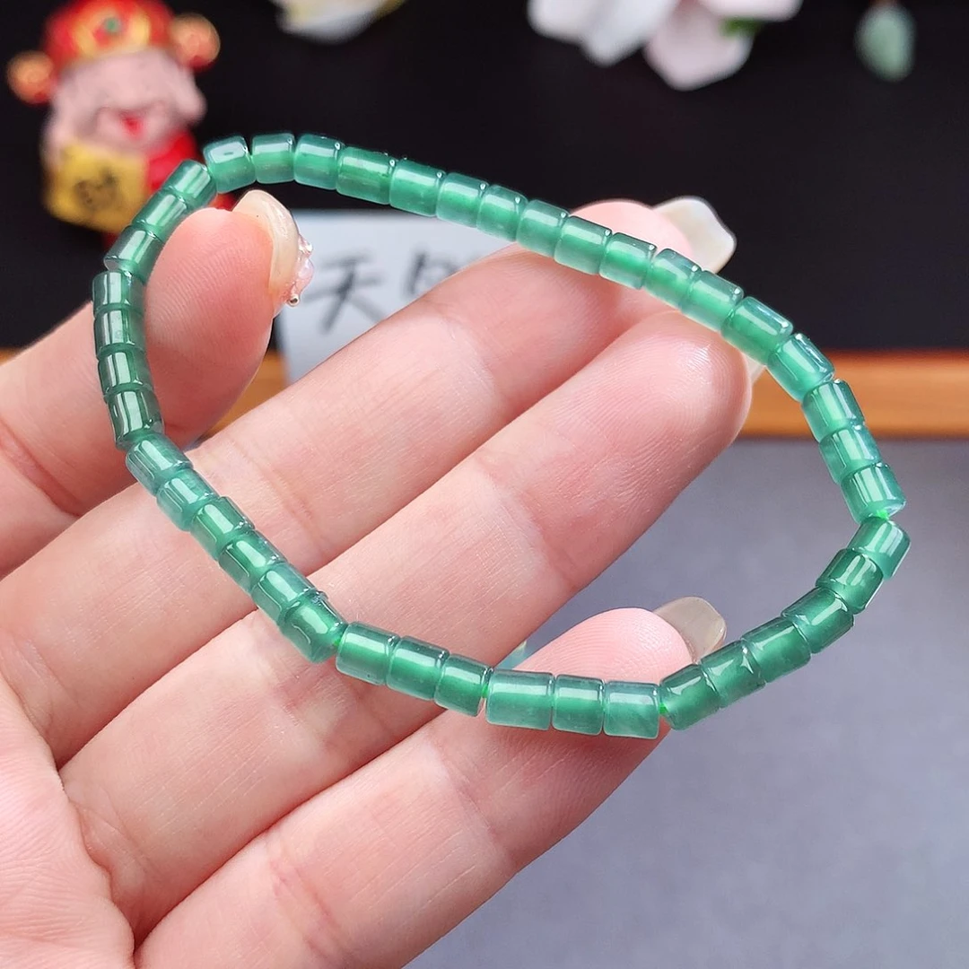 翡翠未镶嵌手镯（圆镯）