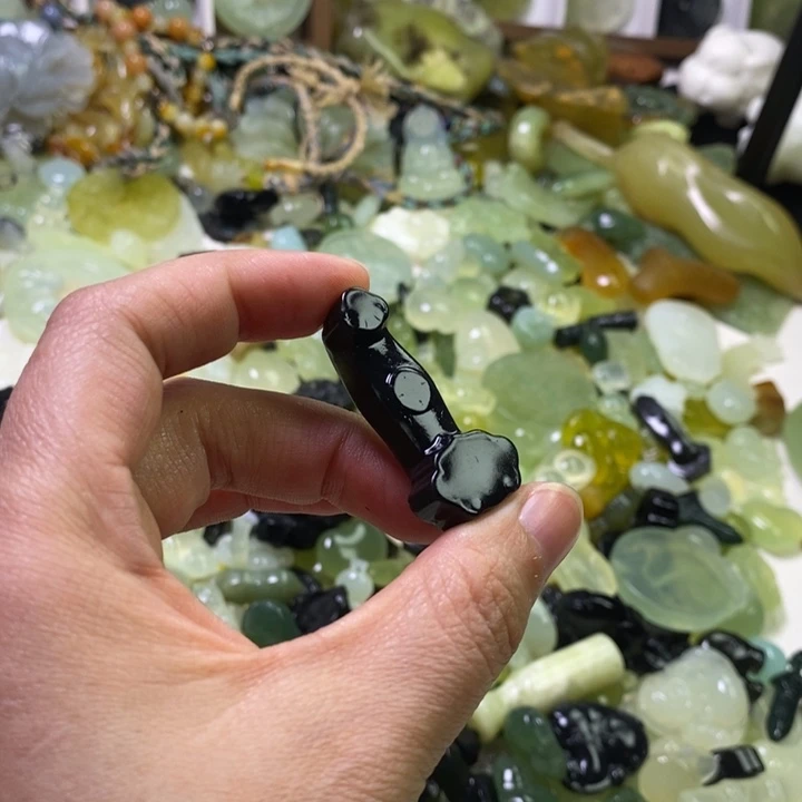 蛇纹石玉合金颈饰