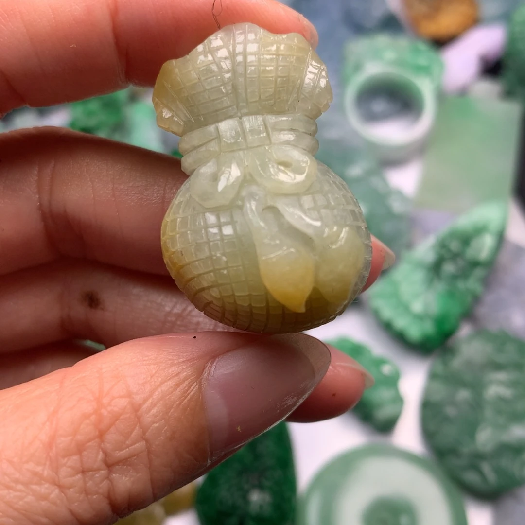 定制翡翠未镶嵌翡翠