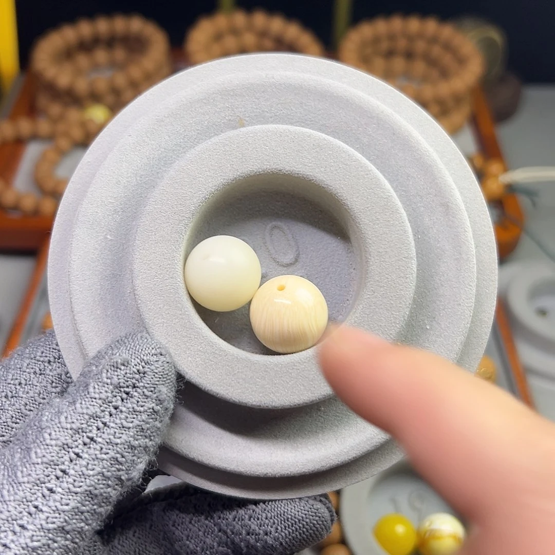 用***4猴头核桃手串18白色猛犸圆珠