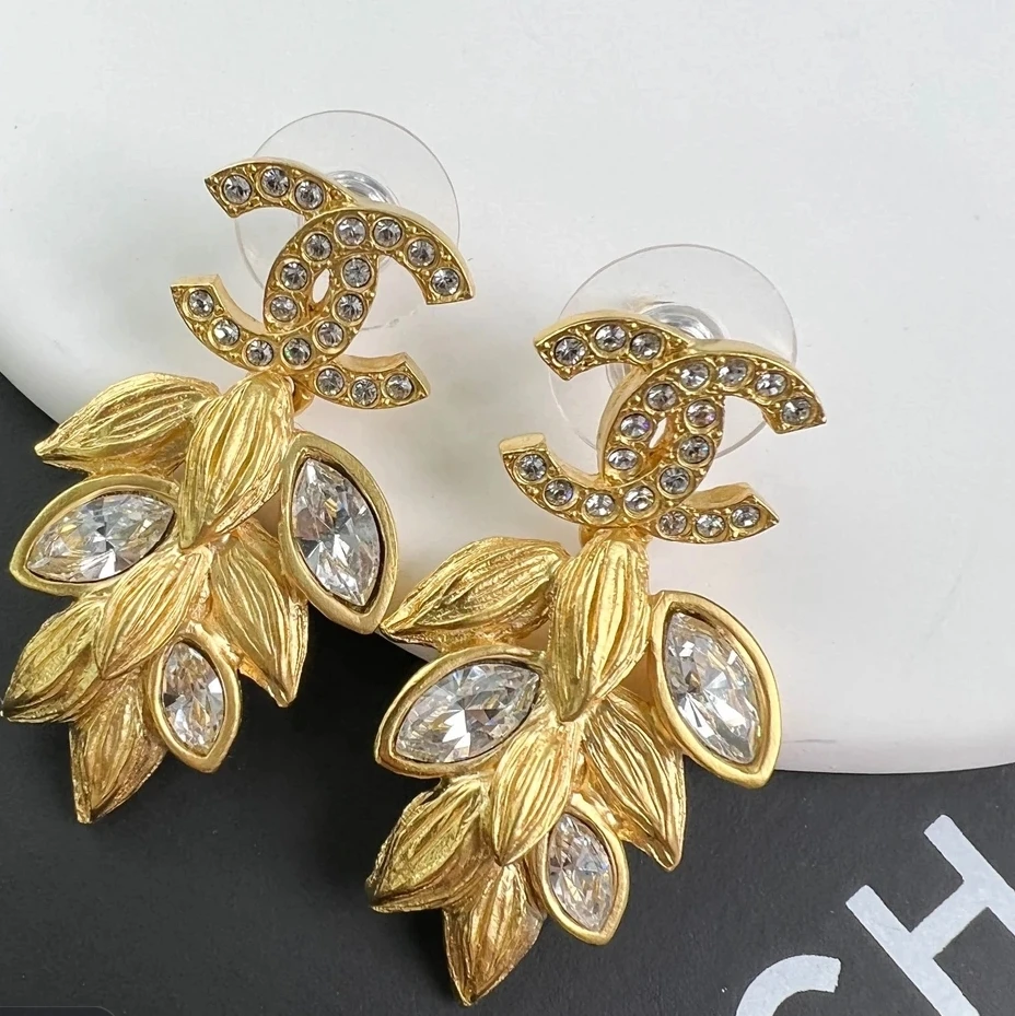 全新未使用 Chanel/香奈儿 耳环气质时尚金色经典叶子