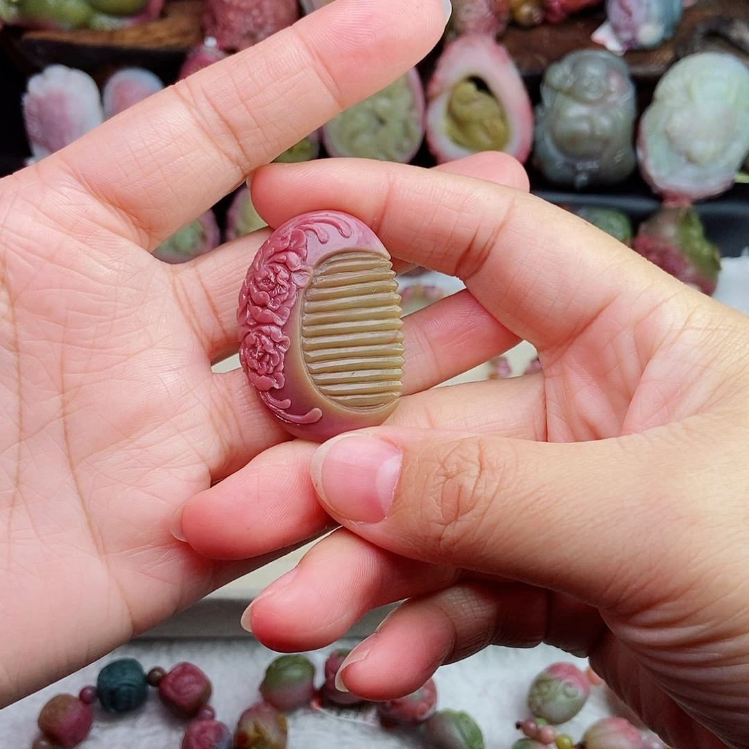 未镶嵌石英质玉（盐源）珠宝半成品萌***记