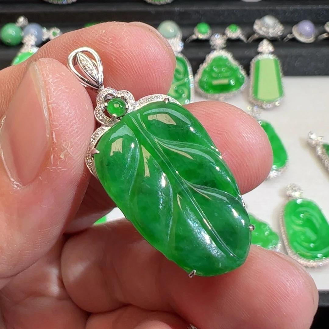 翡翠吊坠(不含链)18K金镶嵌