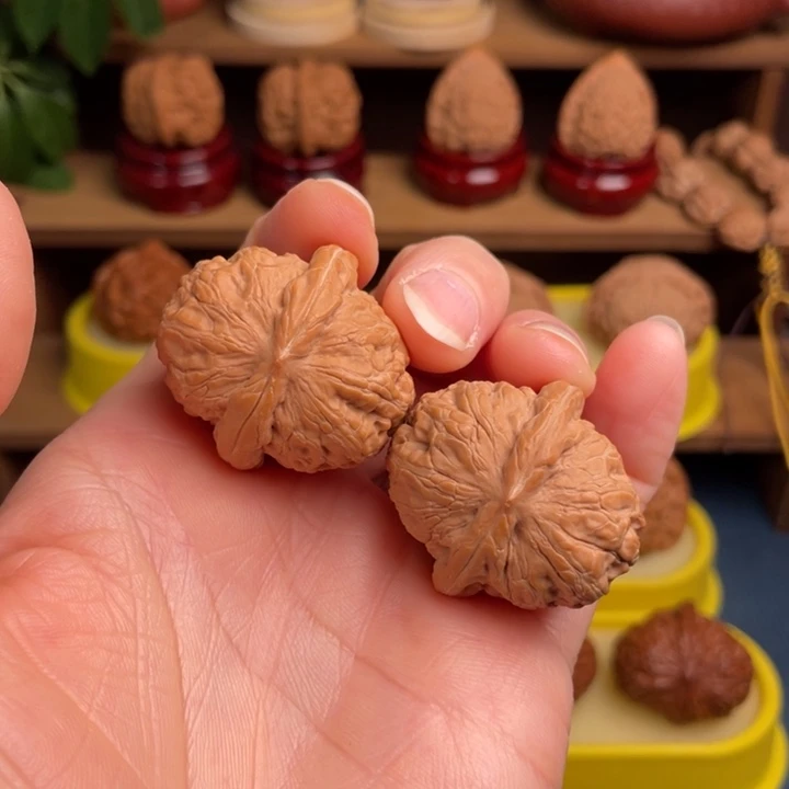 文玩核桃把件元宝36