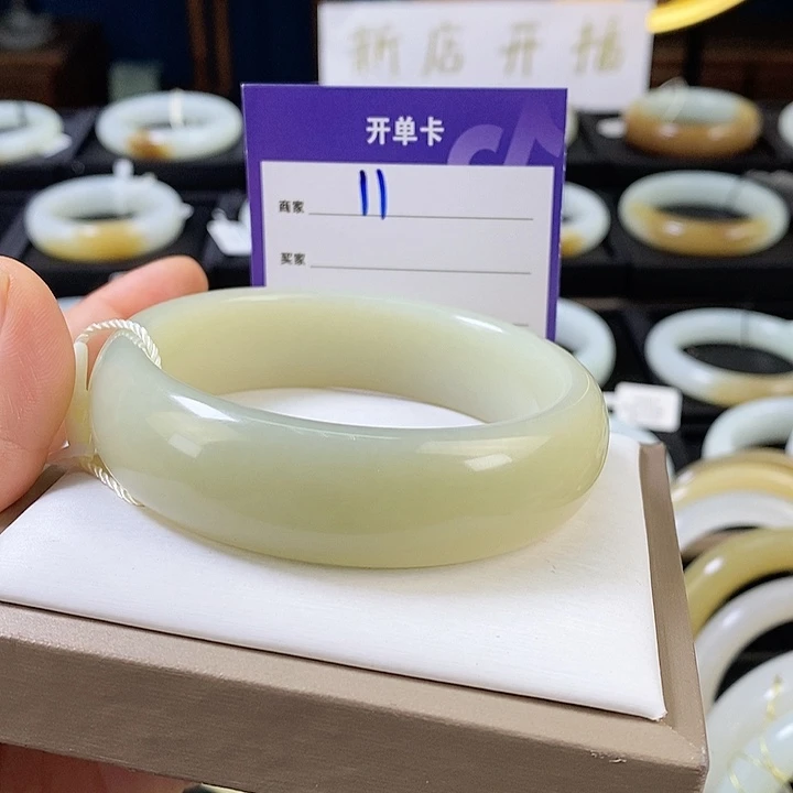 未镶嵌手镯和田玉知**乐63.64