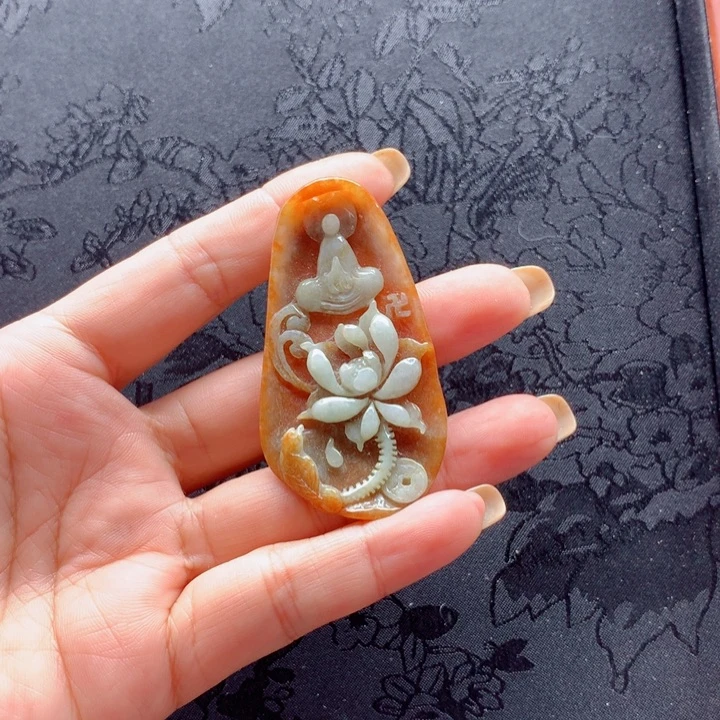 傲***梅颈饰未镶嵌翡翠666