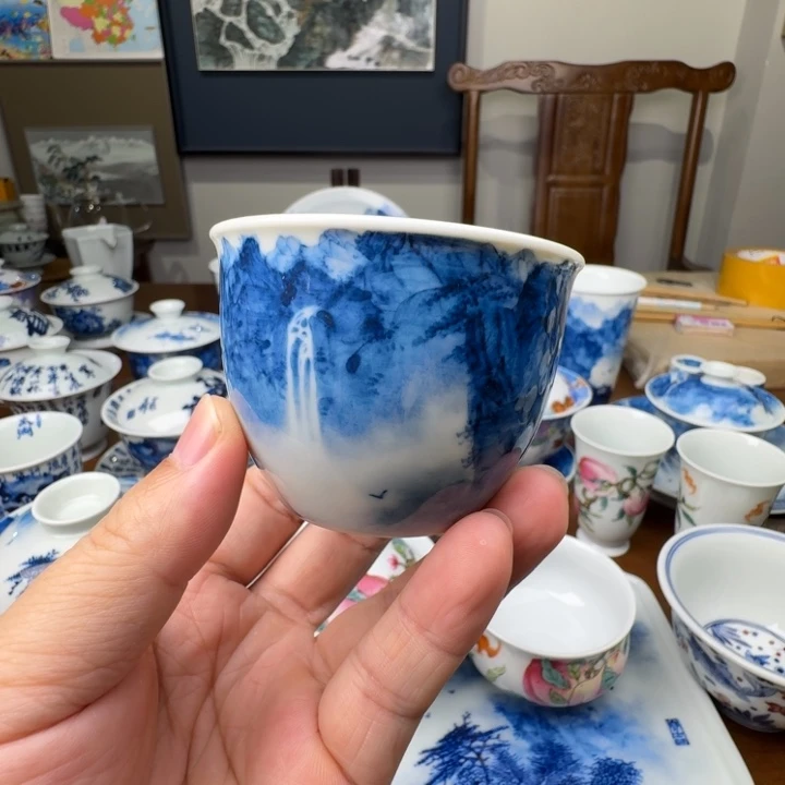 杯子山水画作品集于一体而闻名