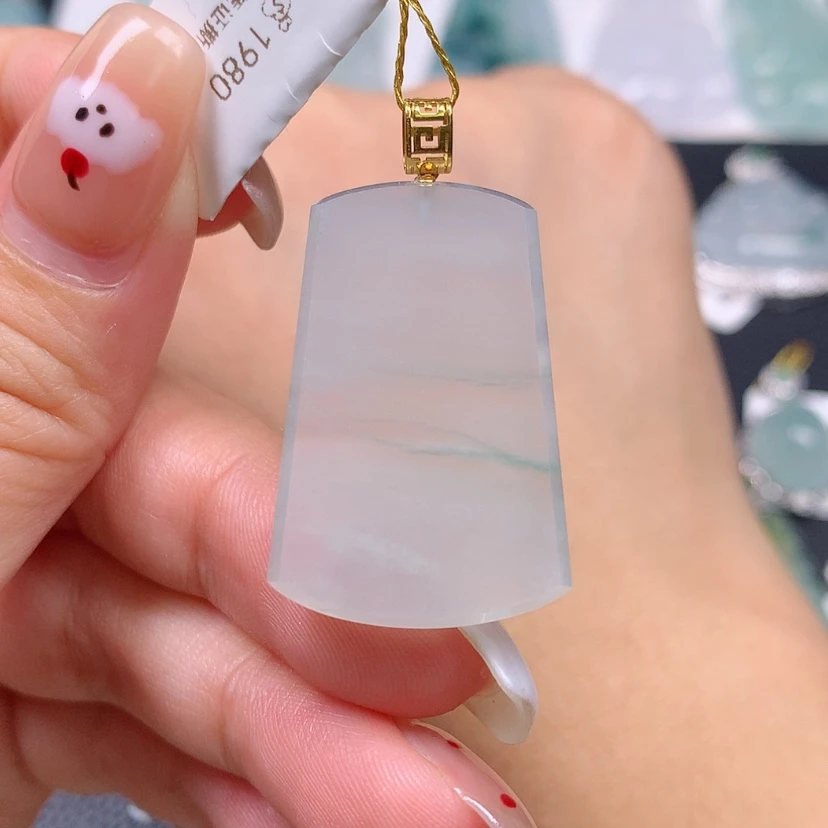 【闪购商品】翡翠18K金镶嵌颈饰无事牌