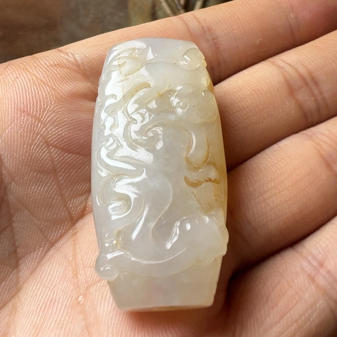 颈饰未镶嵌和田玉（糖玉）