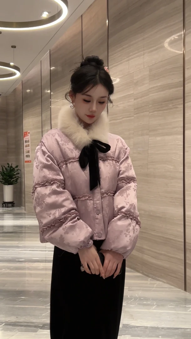 2025冬季新款国风羽绒服拼接花边女狐狸毛时尚洋气外套短款送毛领