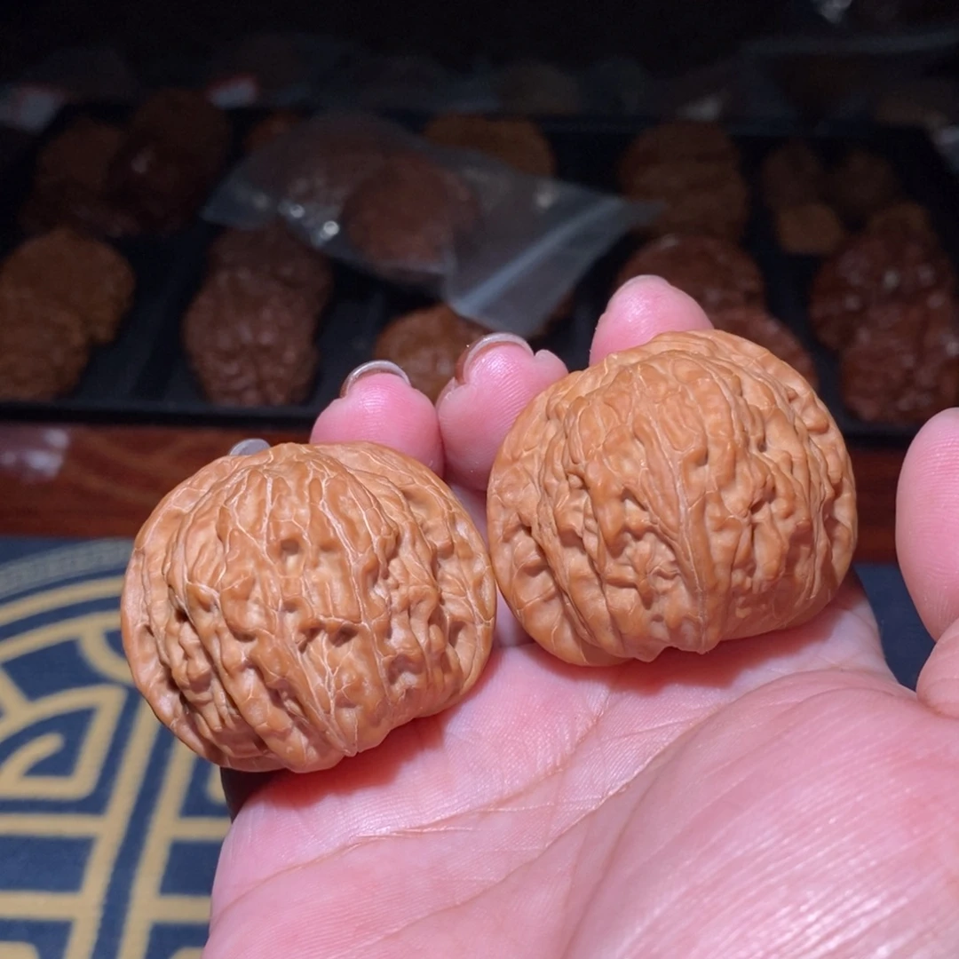 吃***子文玩核桃把件磨盘