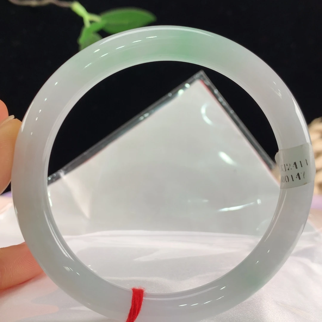 翡翠手镯未镶嵌111-0147