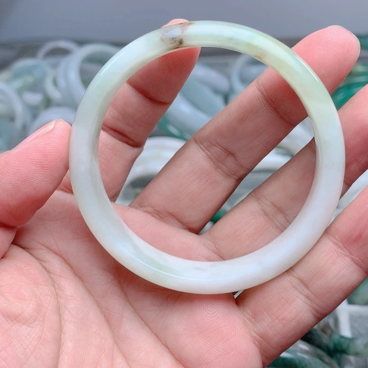 独山玉未镶嵌手镯61