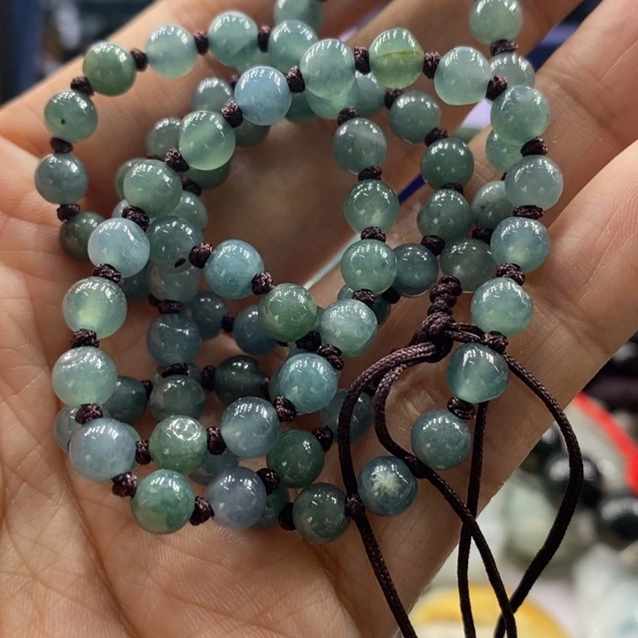 翡翠吊坠(不含链)未镶嵌吉****?