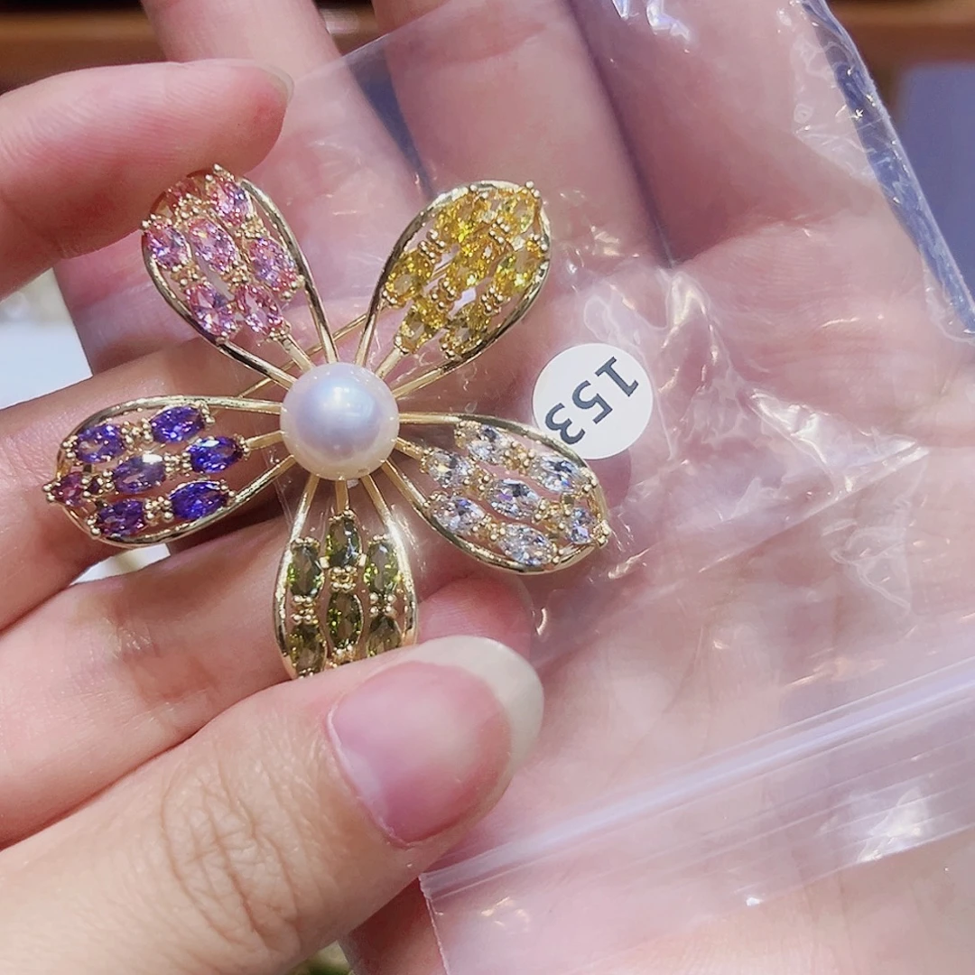 淡水珍珠胸饰合金