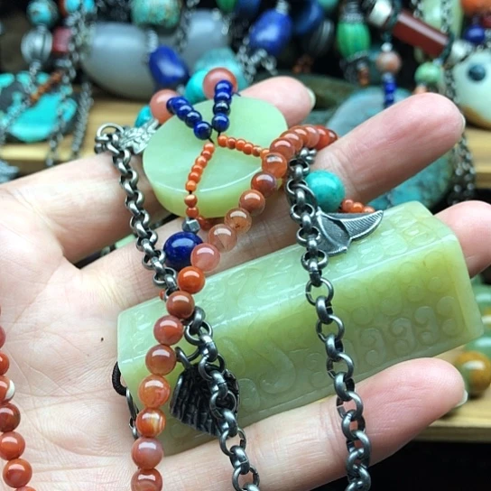 绿松石未镶嵌颈饰