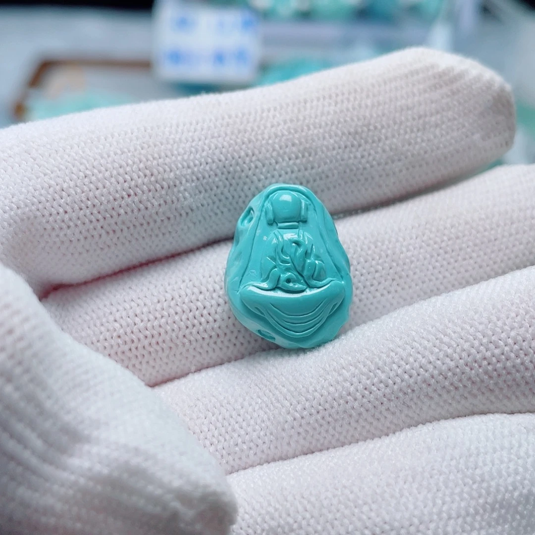 豆***香绿松石未镶嵌珠宝奇石