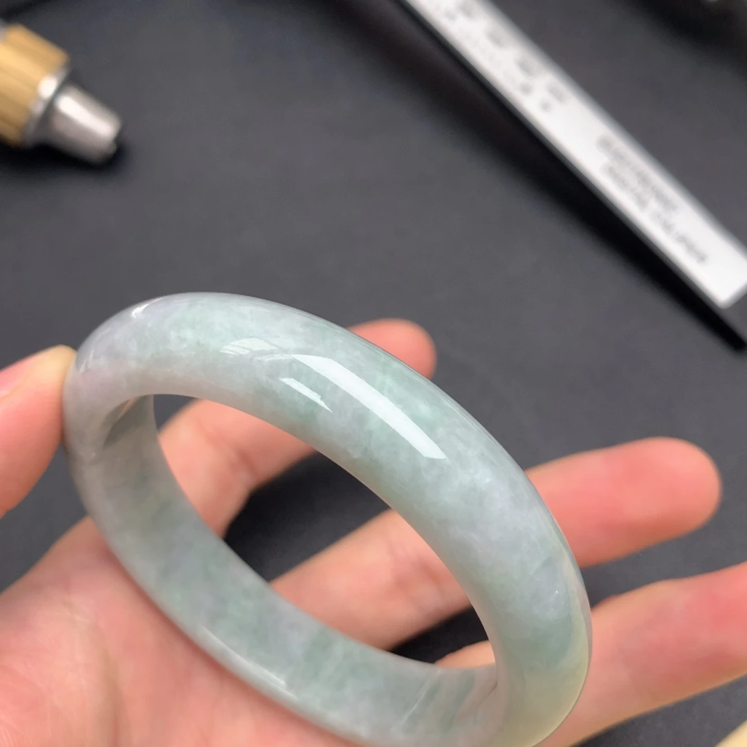 老***莫翡翠未镶嵌手镯多样性发货翡翠