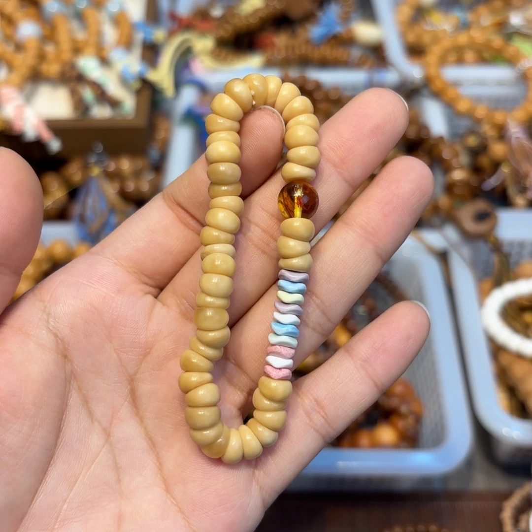 白玉菩提吊坠卡8玉化龙脊蒜瓣