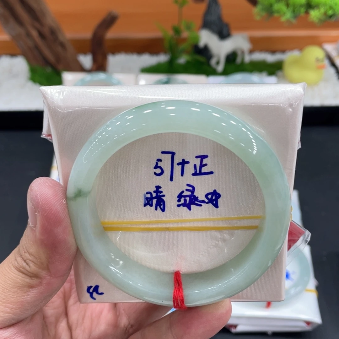 翡翠未镶嵌手镯缅甸翡翠