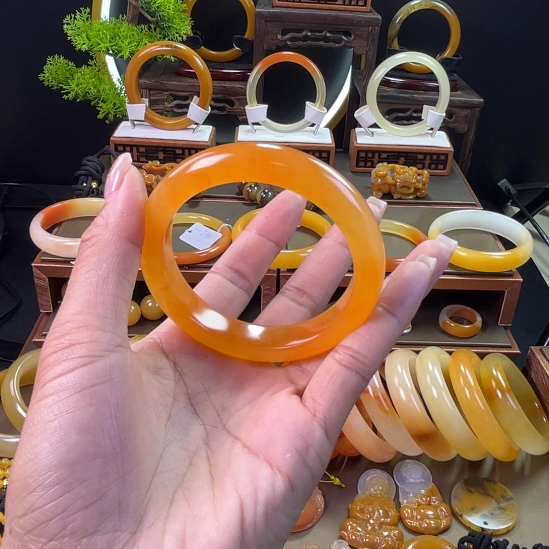 未镶嵌手镯石英质玉