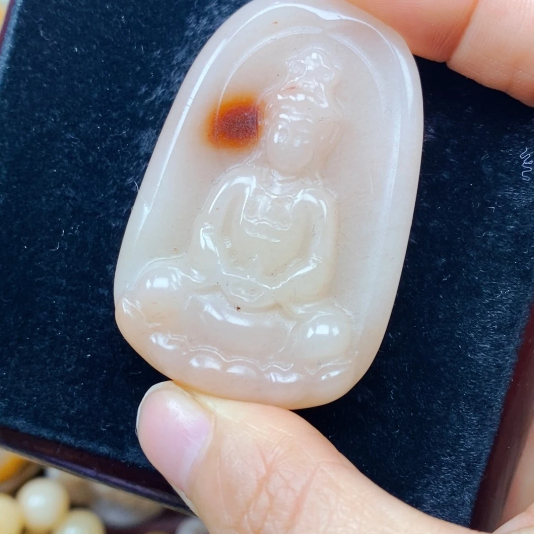 石英质玉（黄龙玉）未镶嵌颈饰