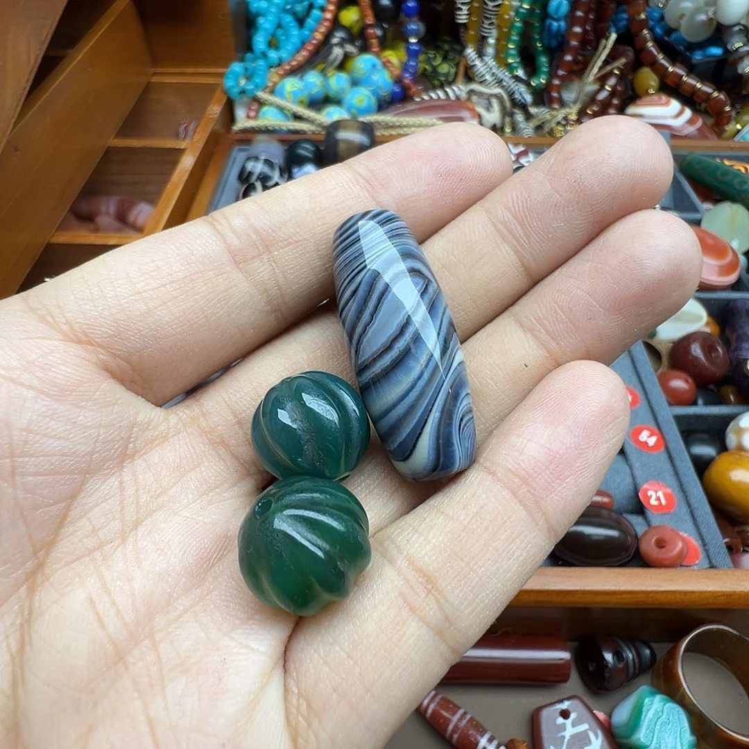 玛瑙/玉髓未镶嵌珠宝奇石