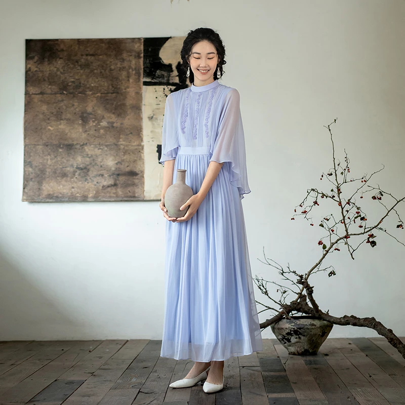 生活在左2025春桑蚕丝连衣裙多色手绣金丝复古披肩裙子1951076B