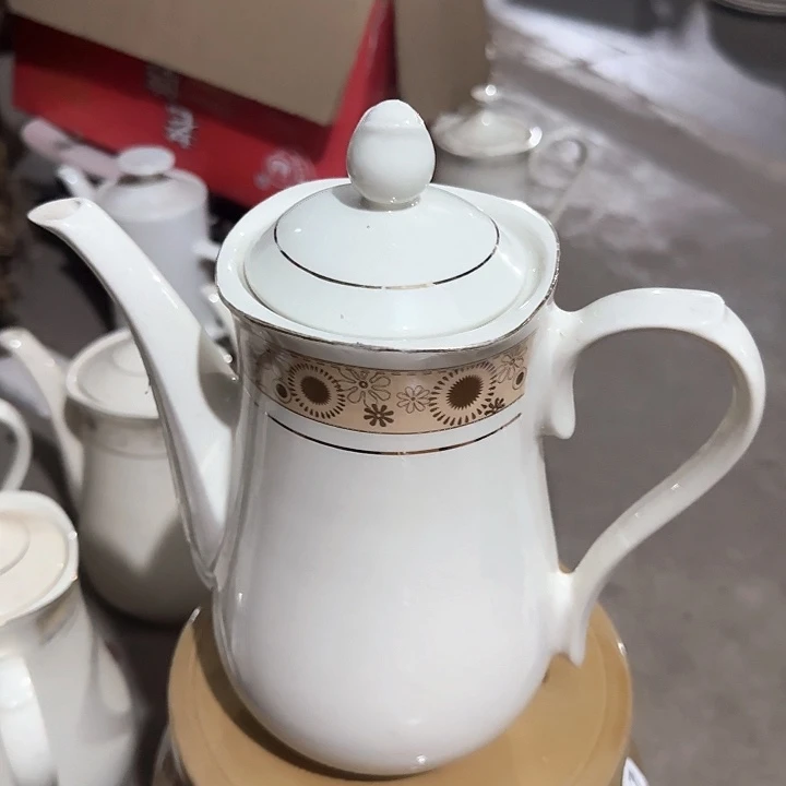 瓷片陶瓷盘子碗啥都有