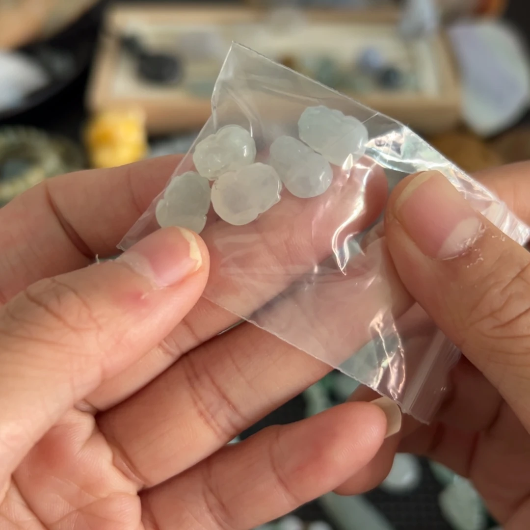 颈饰未镶嵌翡翠貔貅
