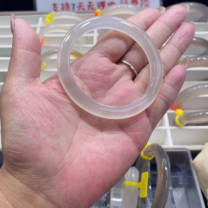 玛瑙/玉髓未镶嵌手镯