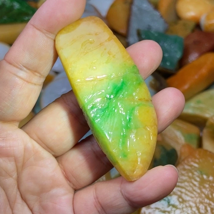 翡翠未镶嵌挂件缅甸翡翠