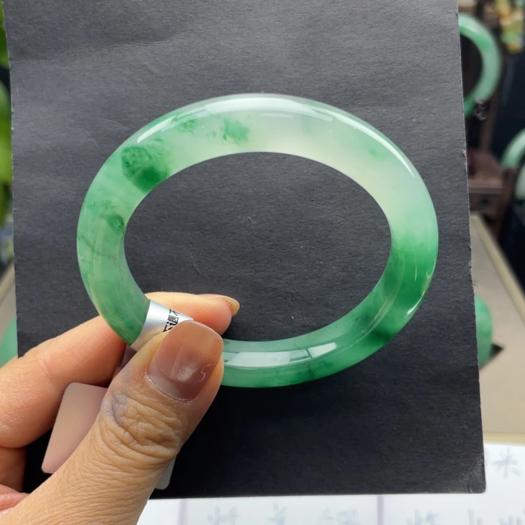 石英质玉（非洲翠）未镶嵌手镯+54.8