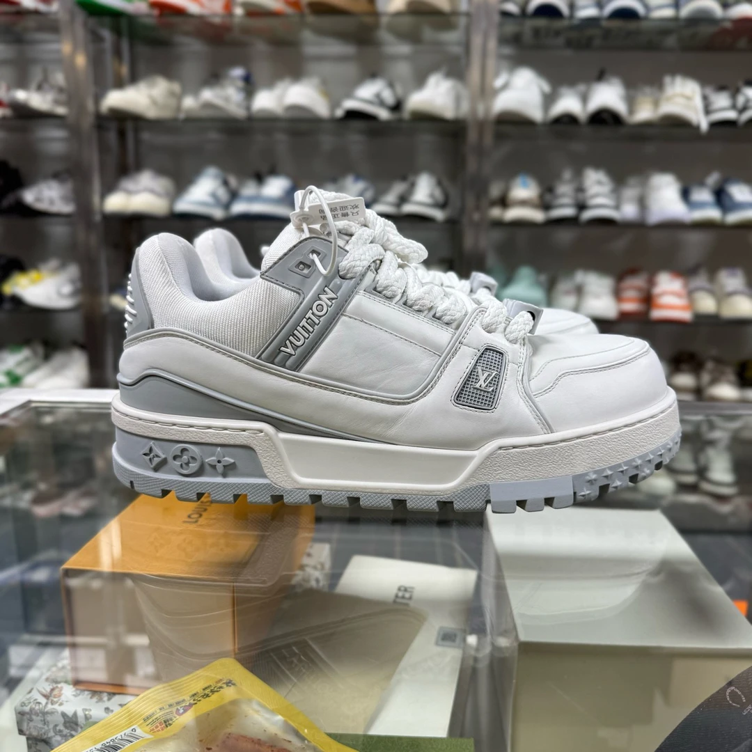 99新 LouisVuitton/路易威登 Trainer 灰胖丁 尺码/43.5 YH16541