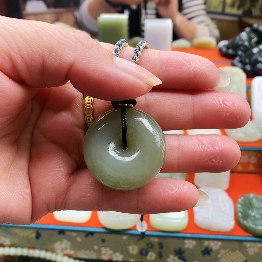 颈饰未镶嵌和田玉刘*