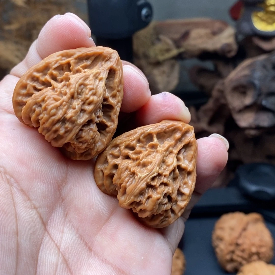 王***车核桃南疆石………………