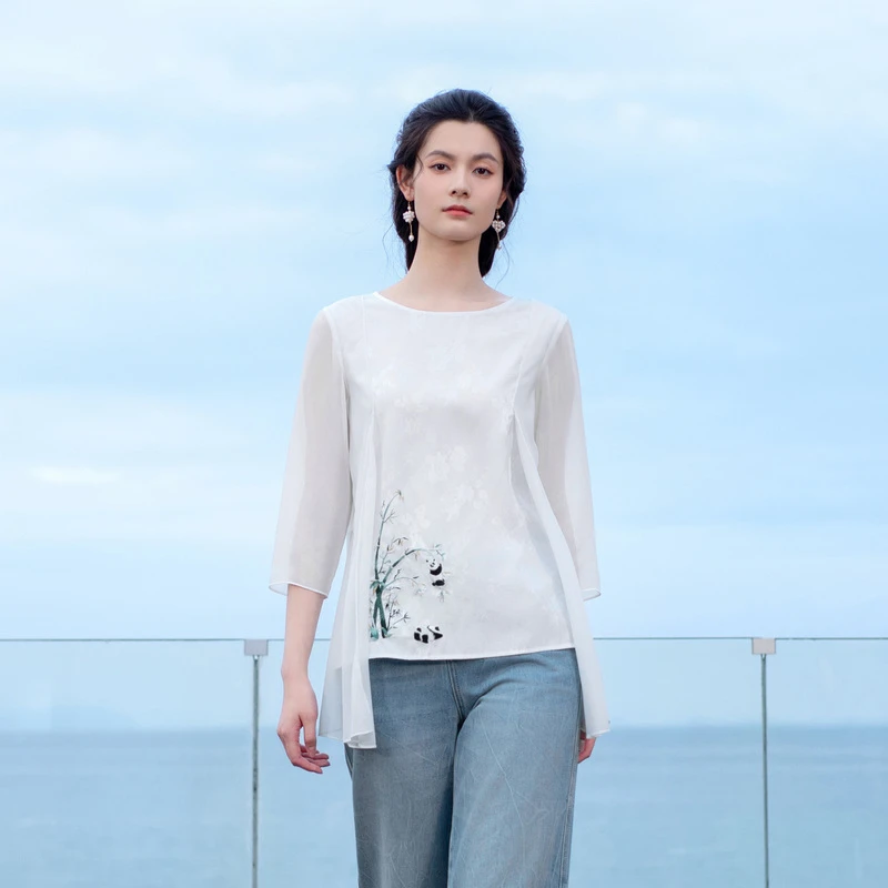 生活在左2024春夏新品复古绣花开衩飞片宽松衬衣女夏季款1942529。