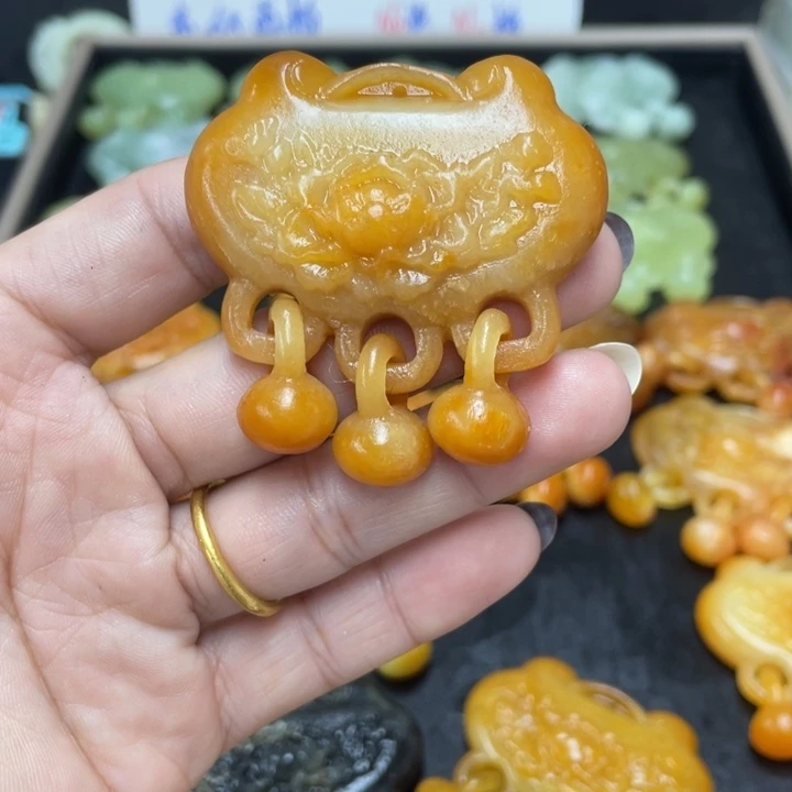 古***玉蛇纹石玉合金颈饰