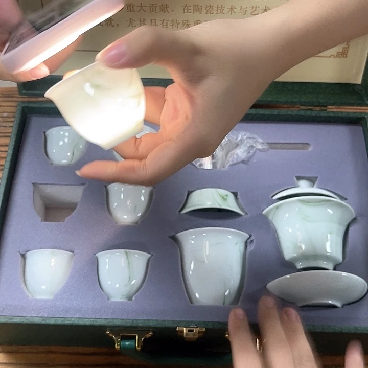 孤品茶具套装等。