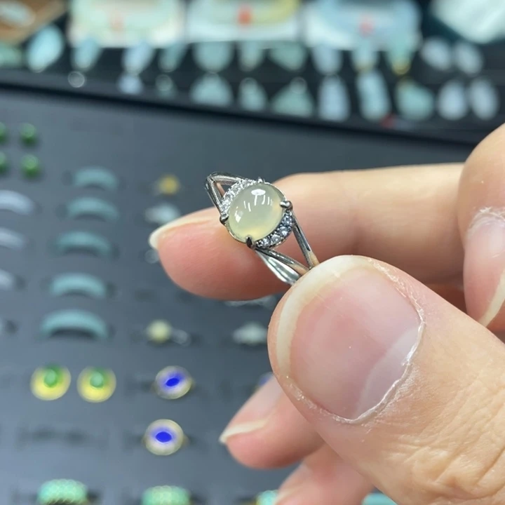 翡翠未镶嵌戒指翡翠