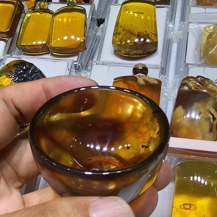 裸石琥珀未镶嵌一
