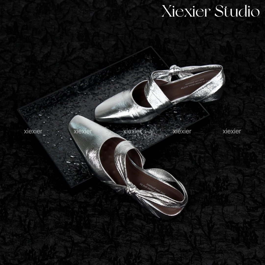 谢喜儿 | 新款方头后绊带侧蝴蝶结高跟凉鞋