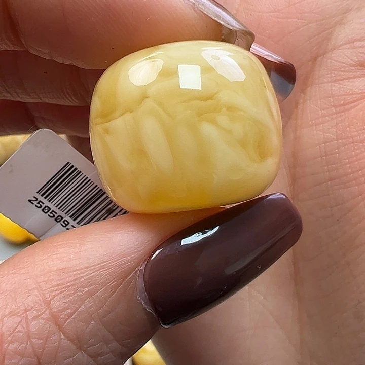 蜜蜡未镶嵌珠宝奇石