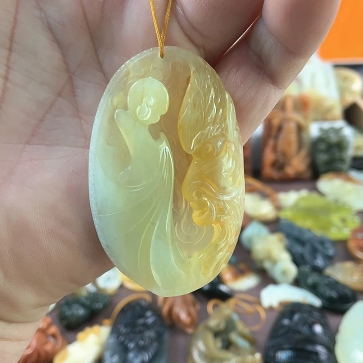 蛇纹石玉颈饰未镶嵌