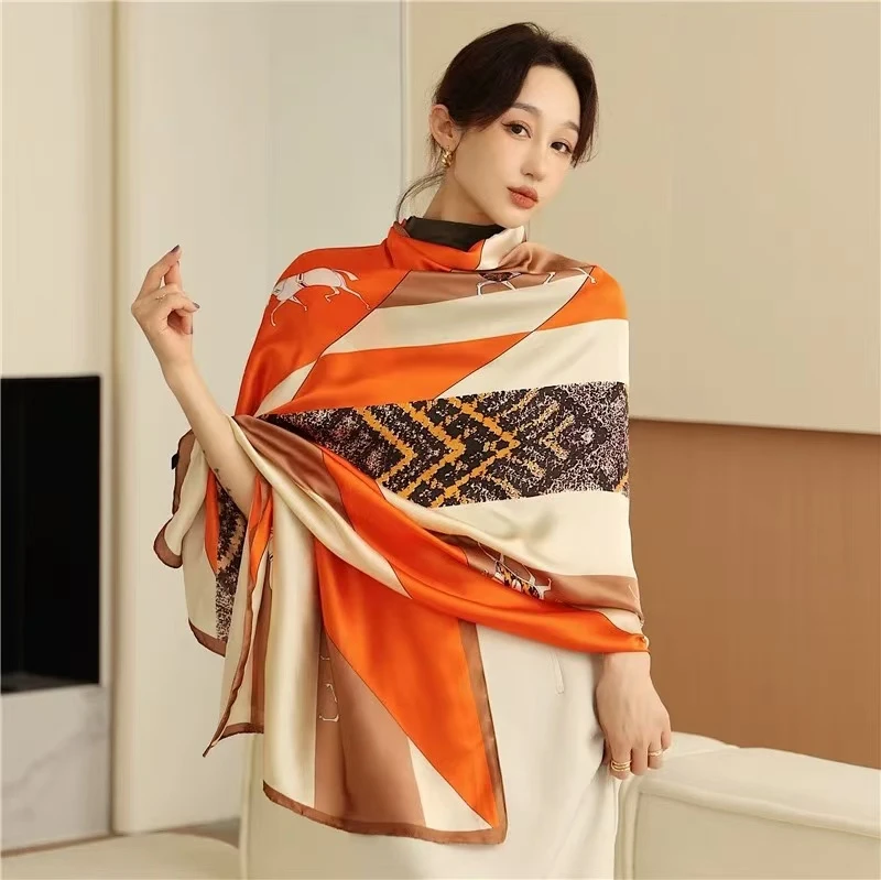 女士精美柔软丝巾