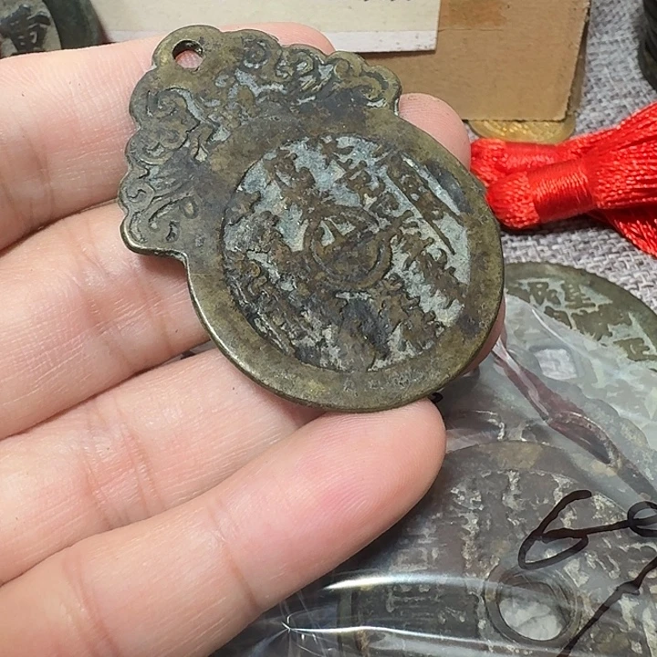 李***9铜现代工艺品花钱