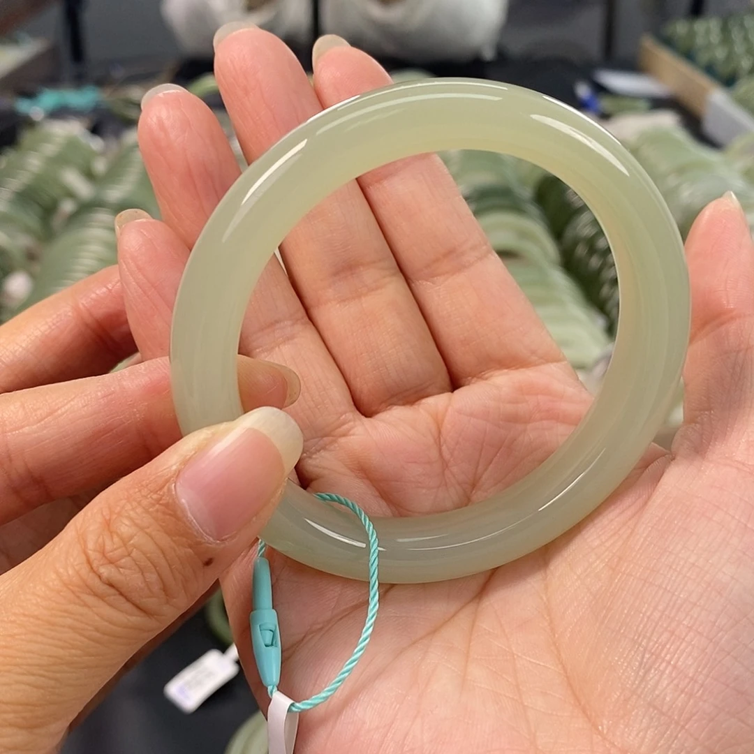 和田玉和田玉手镯57未镶嵌